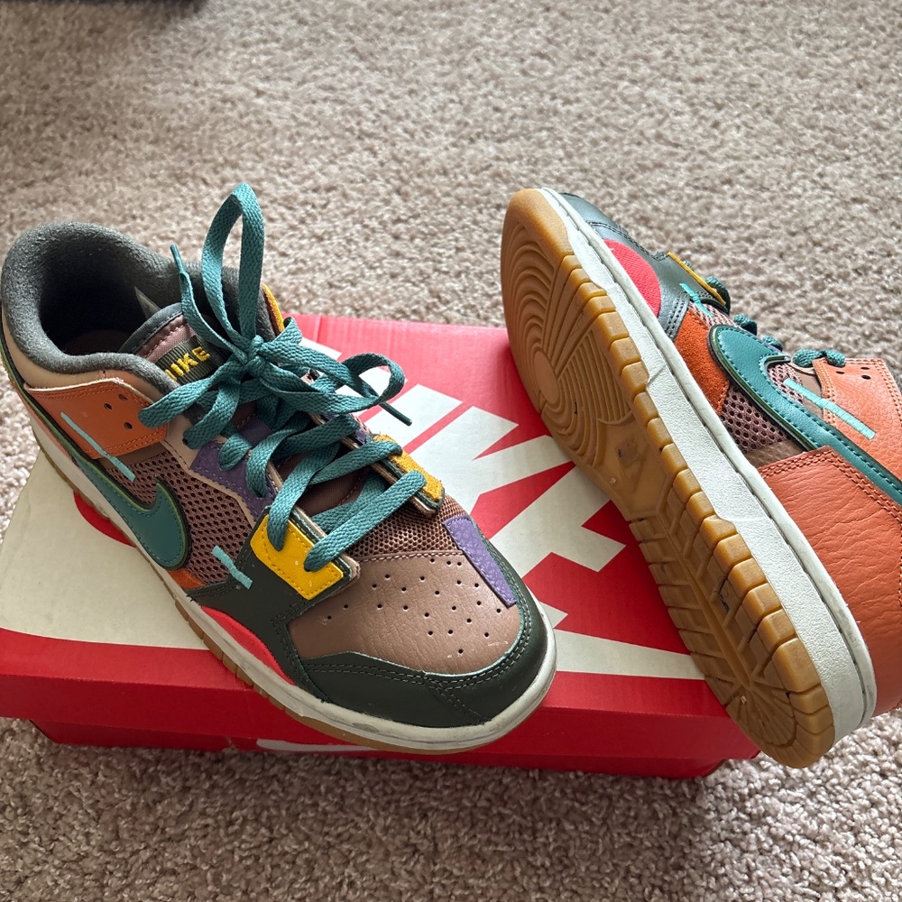 Nike Women's Teal and Orange Sneakers